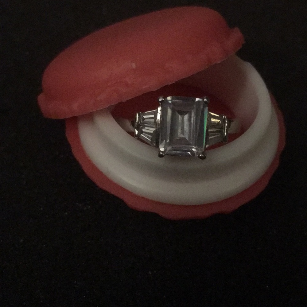 ✨2 for $20✨ Rhinestone Ring - Picture 3 of 6
